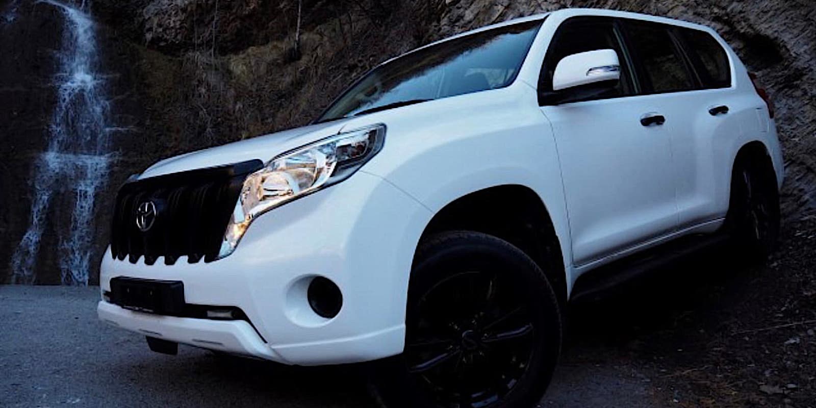 LAND CRUISER