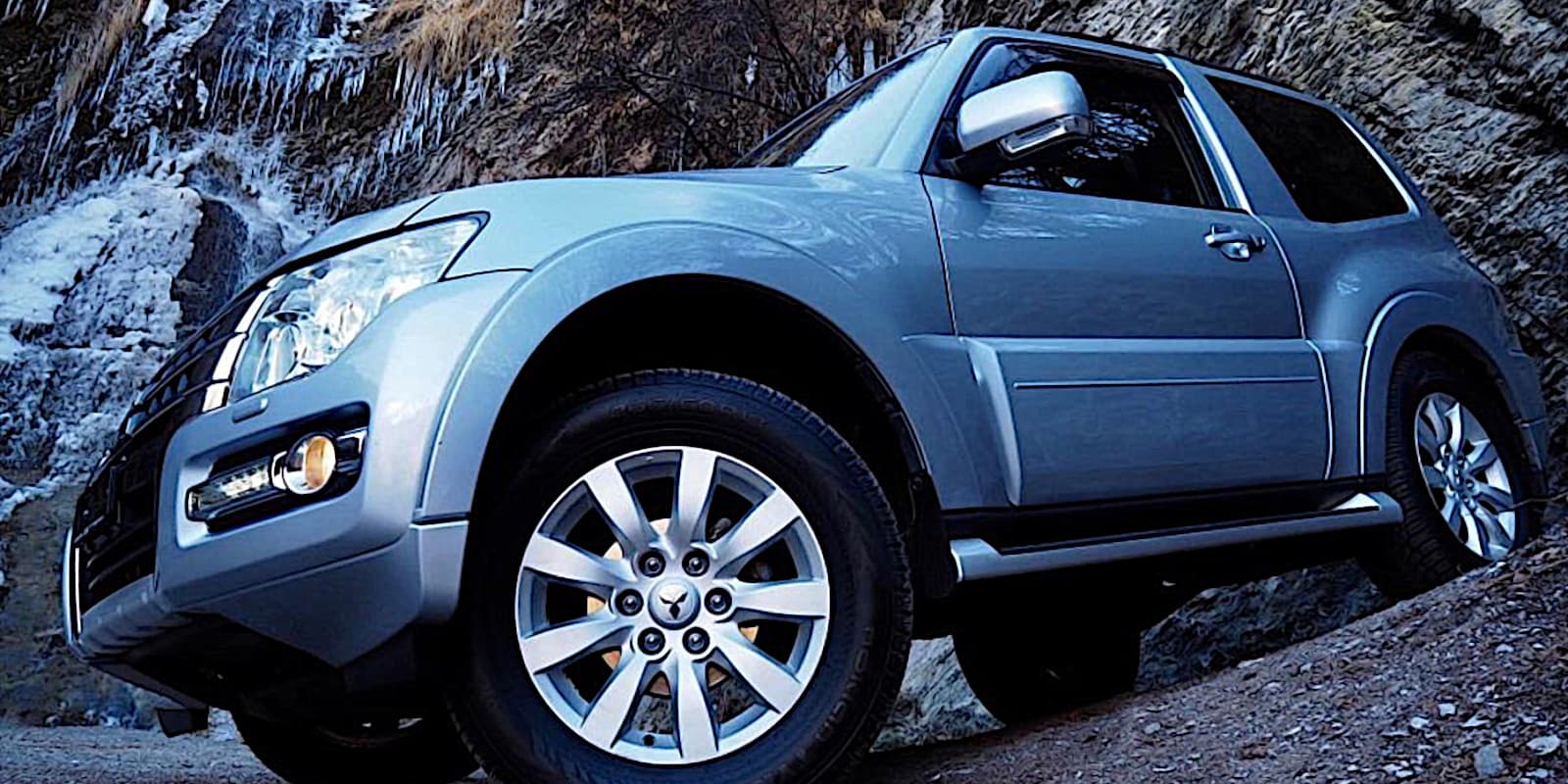 MITSUBISHI PAJERO